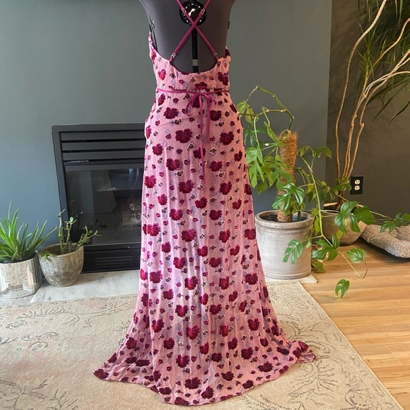 For love and lemons pink roses dress - Picture 3 of 9